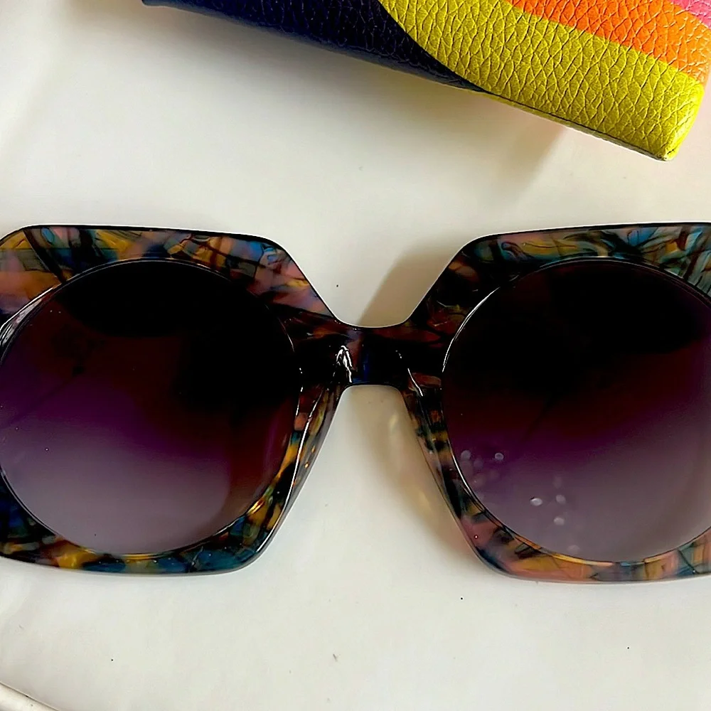 NWOT 🍁🌞TRINATURK Regatta WatercolorsSunglasses+Case. Perfect.BrownCarmel Blue